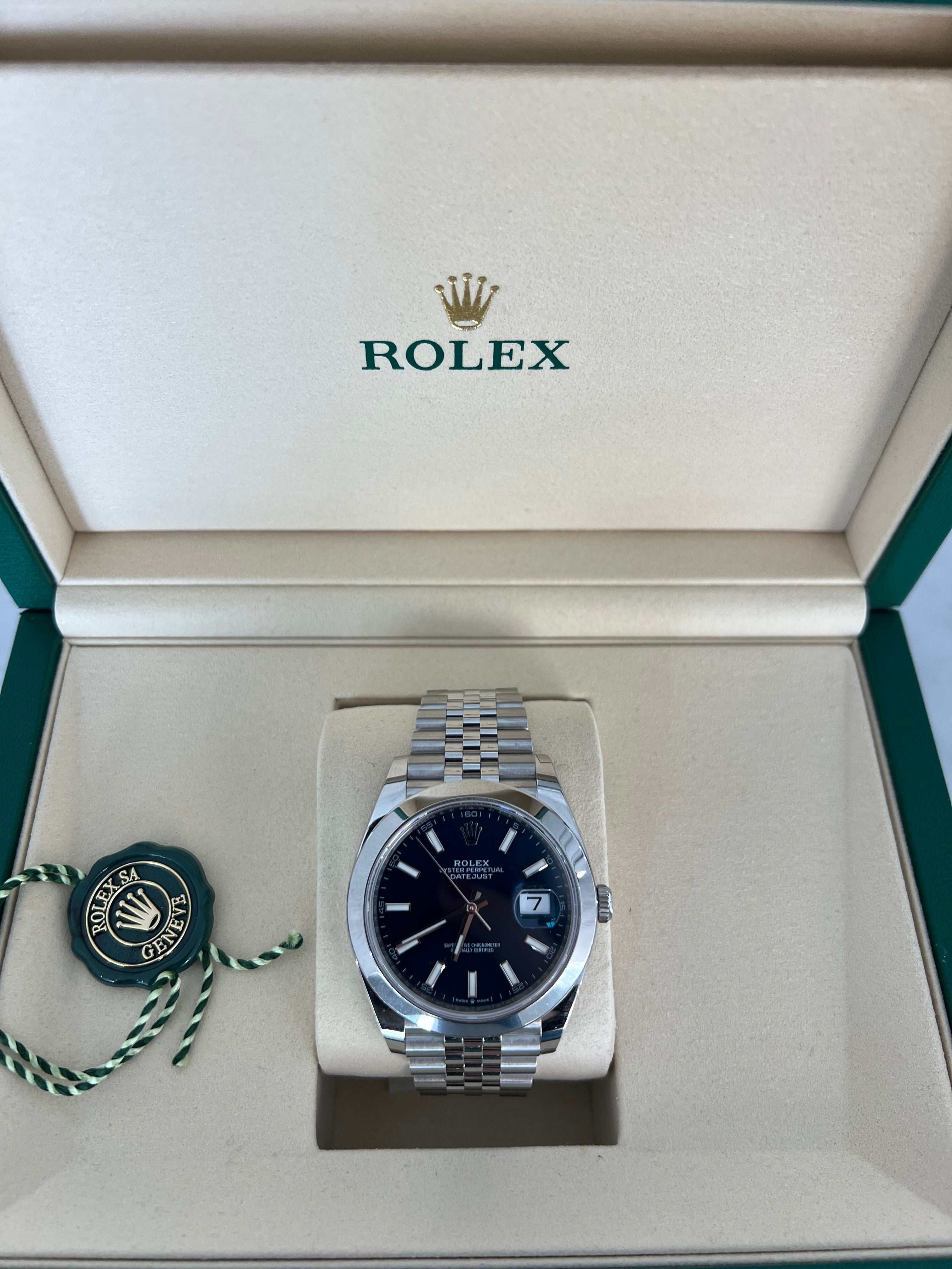 Rolex Datejust Blue Dial Smooth Bezel Jubilee Bracelet 41mm 126300/2025