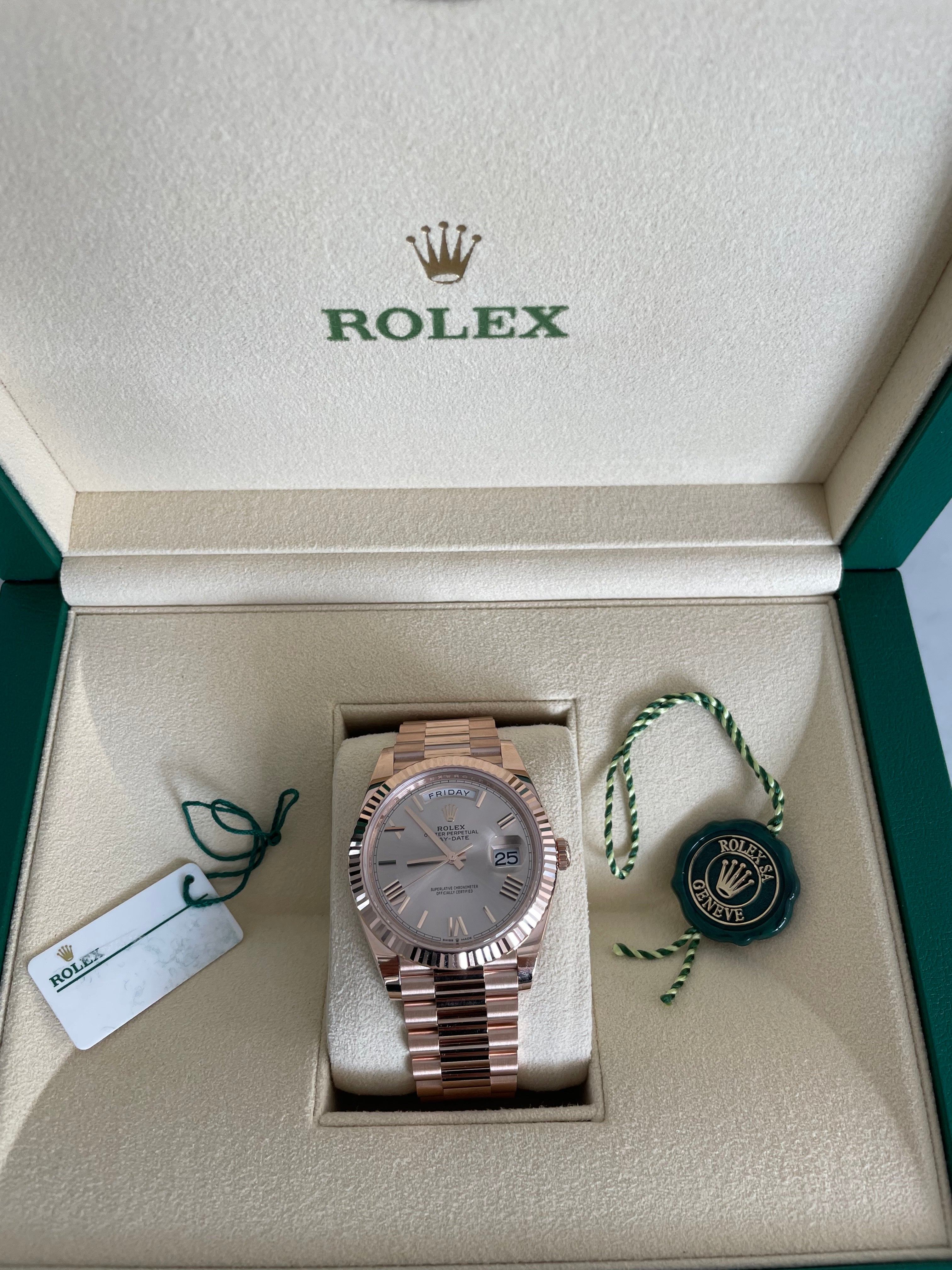 Rolex Day-Date Rose Gold Sundust 228235