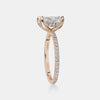 Bague de fiançailles à taille radieuse avec anneau pavé