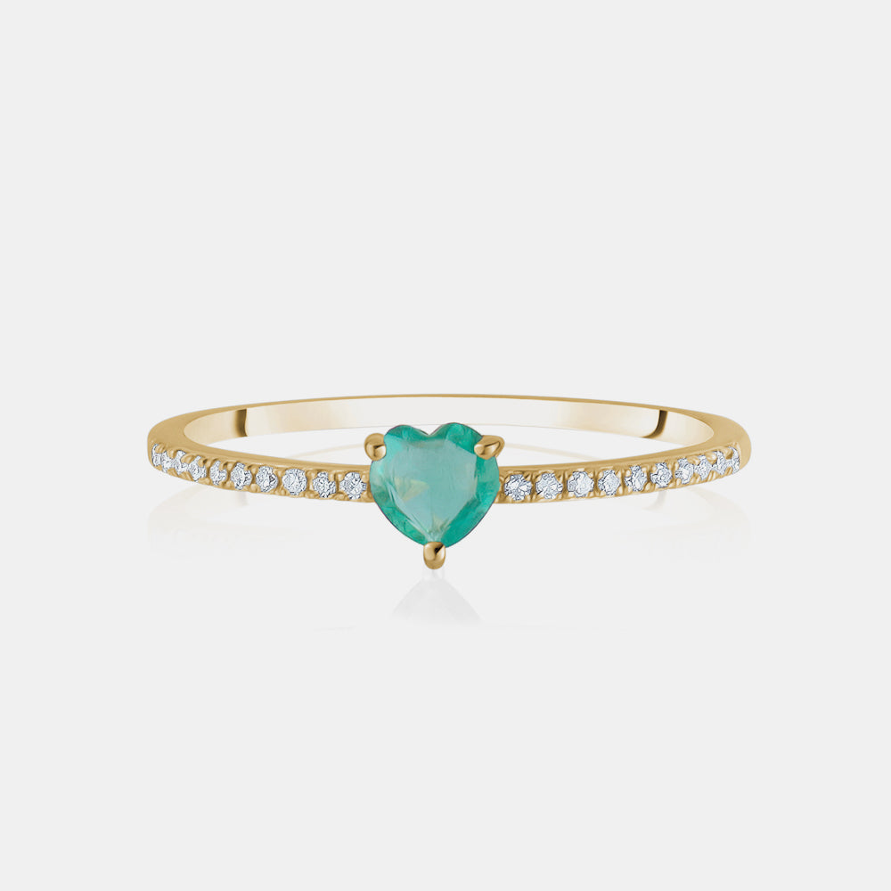 Bague pavée en forme de cœur d'émeraude verte
