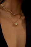 Collier en chaîne avec panthère en diamant