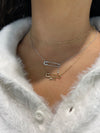 Collier "Love" pendant sur  Épingle en Diamant