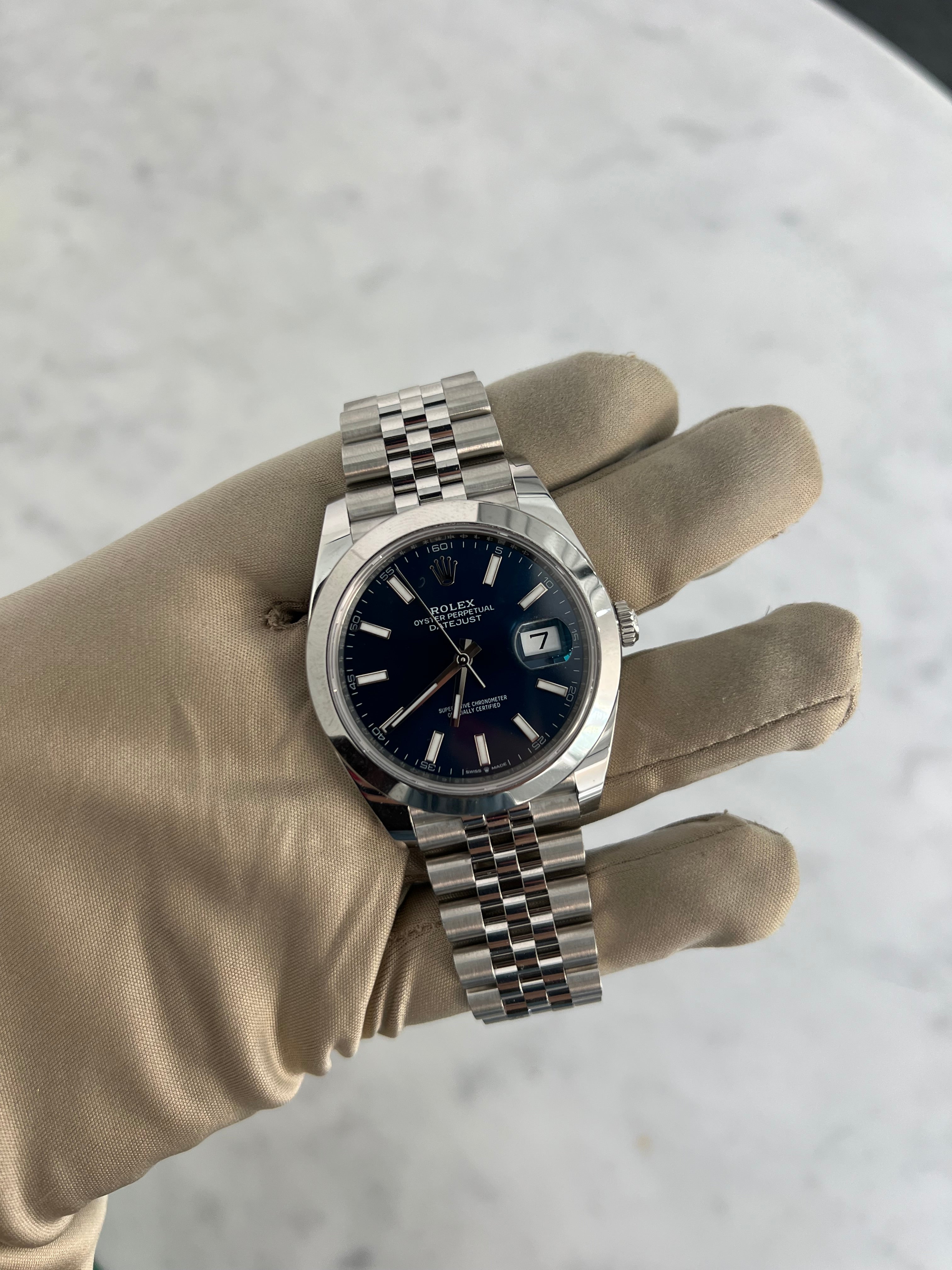 Rolex Datejust Blue Dial Smooth Bezel Jubilee Bracelet 41mm 126300/2025